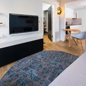 https://staybridge-suites-cardiff.cardiffhotelswales.com